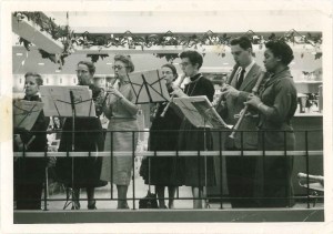Playing at the Hyde Park Co-Op Grocery Store, 1950s. Hilde is the third from the right.